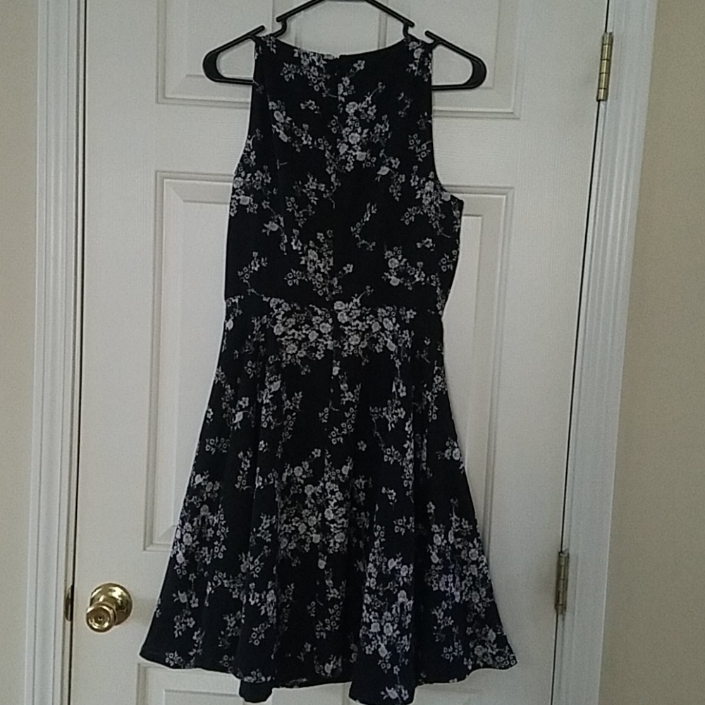 Elle Women's Black Floral Dress - Picture 3 of 6